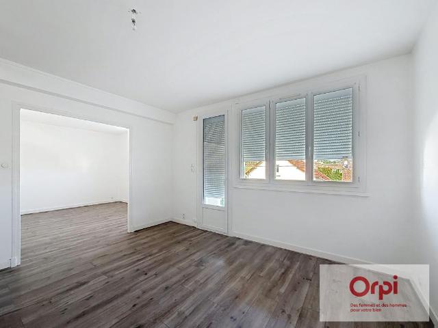 Appartement 1 pièce, 63 m² à louer à Montluçon 03100