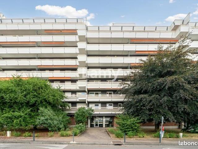 Appartement 1 pièce 77 m²