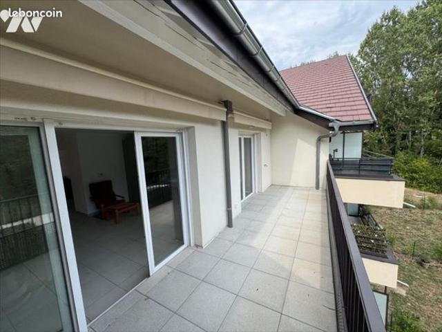 Appartement 1 pièce 84 m²