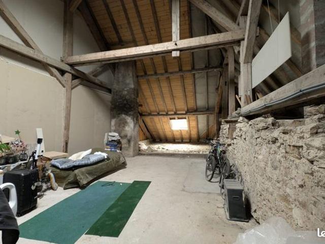 Appartement 1 pièce 91 m²