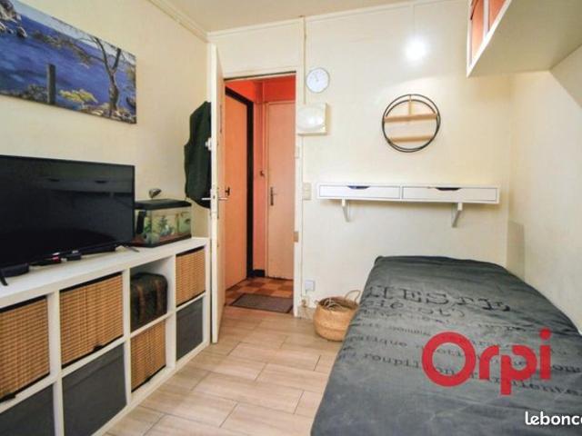 Appartement 1 pièce 9 m²