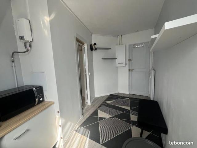 Appartement 1 pièce 9 m²