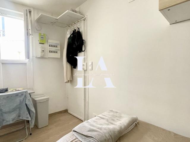 Appartement 1 pièce, 9 m² à louer à Paris 9 75009