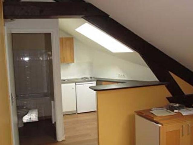 Appartement 1 pièces 18m2 REIMS 380 euros