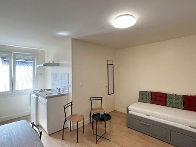 Appartement 1 pièces 19m2 REIMS 460 euros