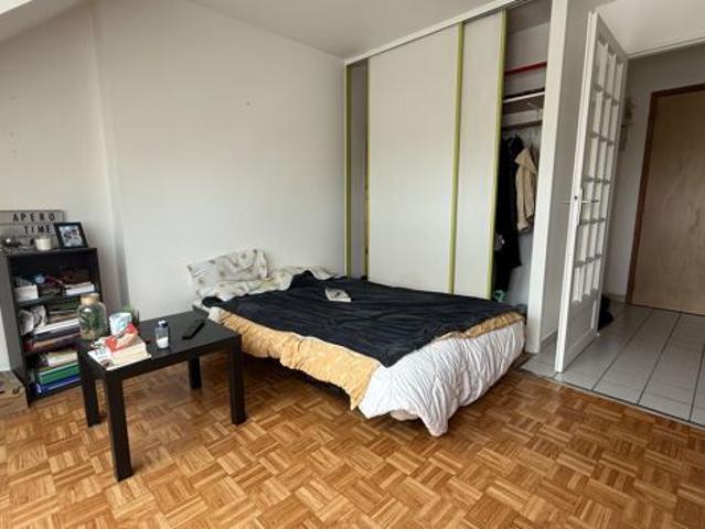 Appartement 1 pièces 21m2 REIMS 400 euros
