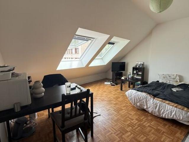 Appartement 1 pièces 21m2 REIMS 400 euros