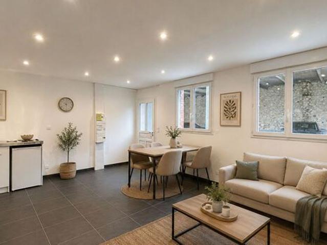Appartement 1 pièces 27m2 REIMS 480 euros
