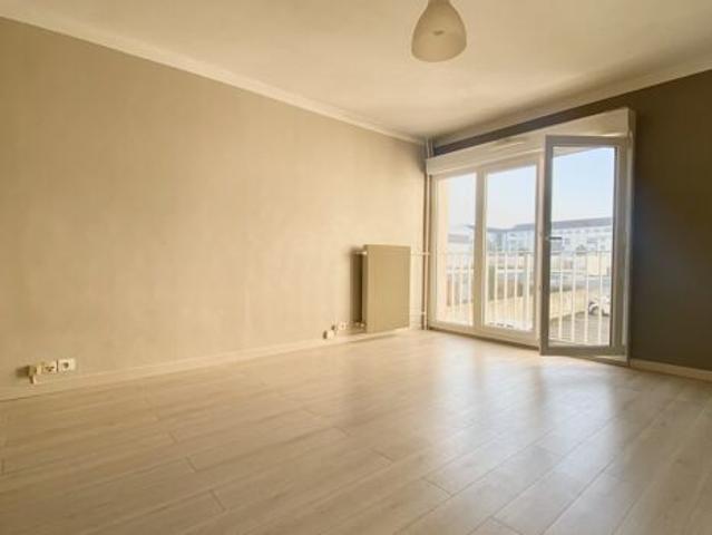Appartement 1 pièces 27m2 REIMS 539 euros