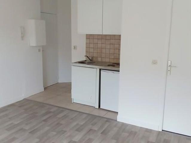 Appartement 1 pièces 25m2 REIMS 360 euros
