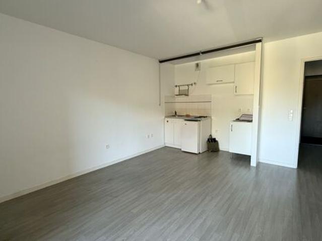Appartement 1 pièces 28m2 REIMS 520 euros
