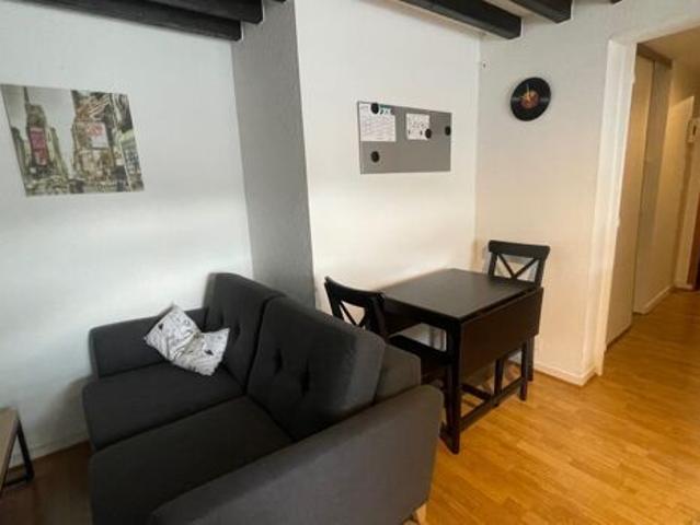 Appartement 1 pièces 28m2 REIMS 530 euros