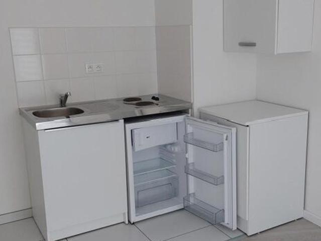 Appartement 1 pièces 29m2 REIMS 465 euros