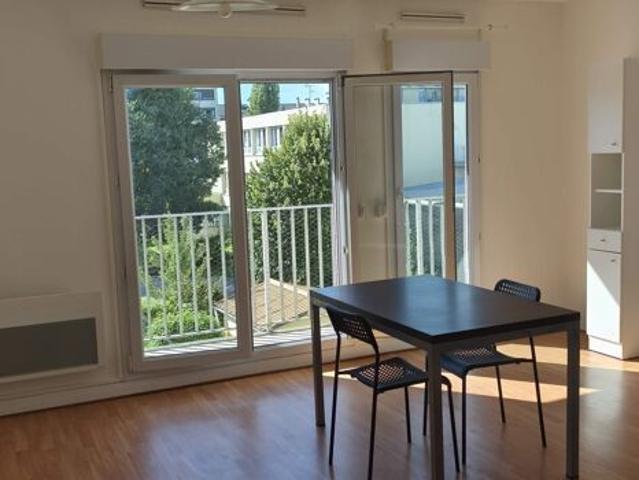 Appartement 1 pièces 29m2 REIMS 540 euros