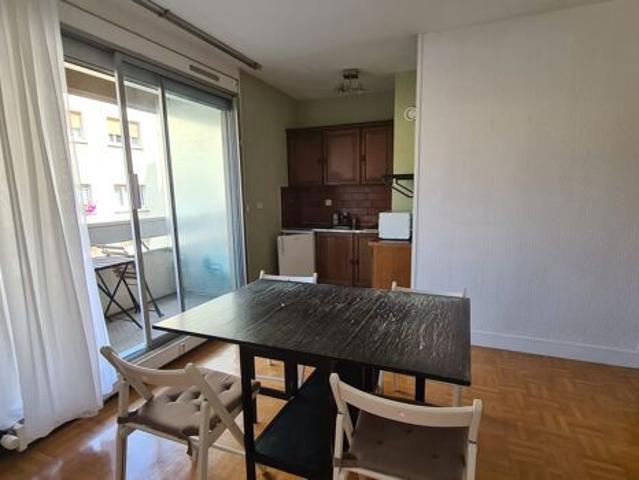 Appartement 1 pièces 29m2 REIMS 559 euros