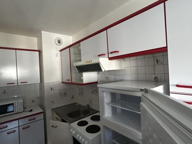 Appartement 1 pièces 33m2 REIMS 535 euros