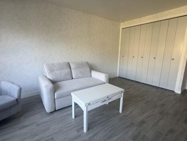 Appartement 1 pièces 33m2 REIMS 644 euros