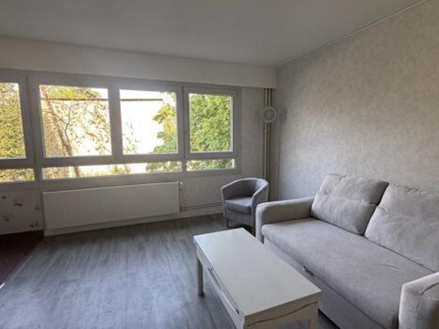 Appartement 1 pièces 33m2 REIMS 644 euros