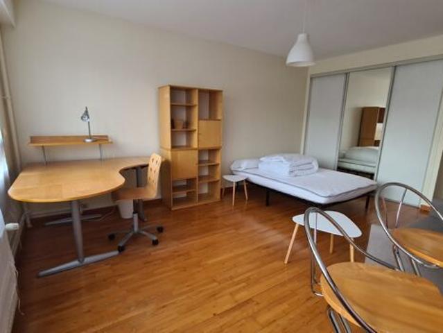 Appartement 1 pièces 32m2 REIMS 660 euros