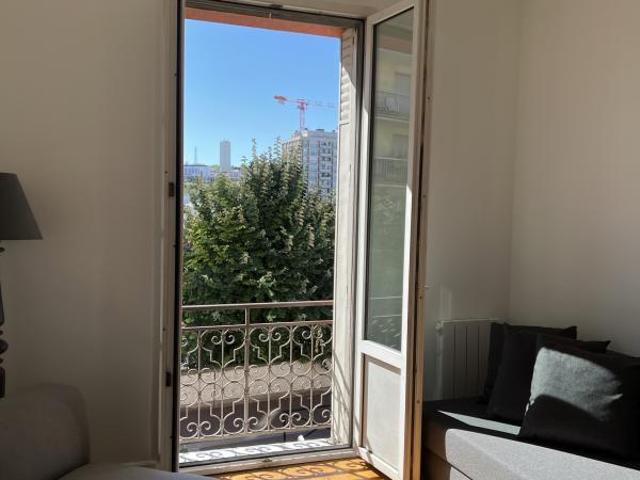 Appartement 1er étage 13,70 m2 1 pièce Meublé