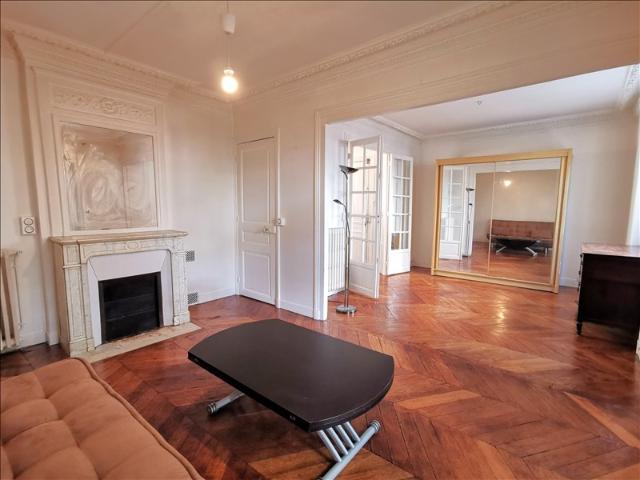 Appartement 1er étage 61.65 m2 3 pièces Non meublé