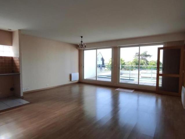 APPARTEMENT 1ER ETAGE AVEC ASCENSEUR