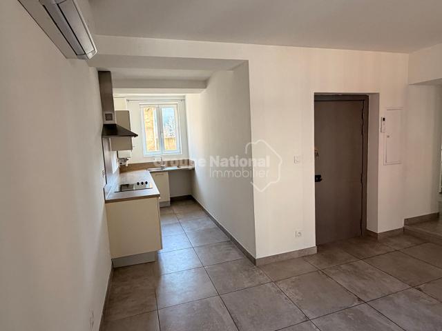APPARTEMENT 1ER ETAGE DEUX CHAMBRES CLIMATISEES RUE POURTOULES ORANGE