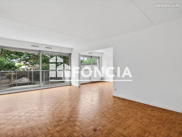 Appartement – 1er étage – T5 – 104 m²