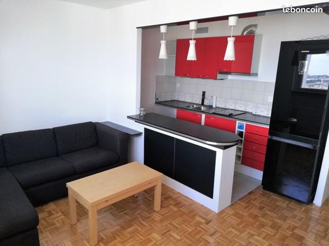 Appartement 2/3 pièces 45 m² au 28ème étage avec Piscine
