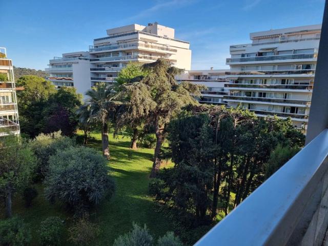 APPARTEMENT 2/3 PIECES GARAGE TERRASSE 18M²