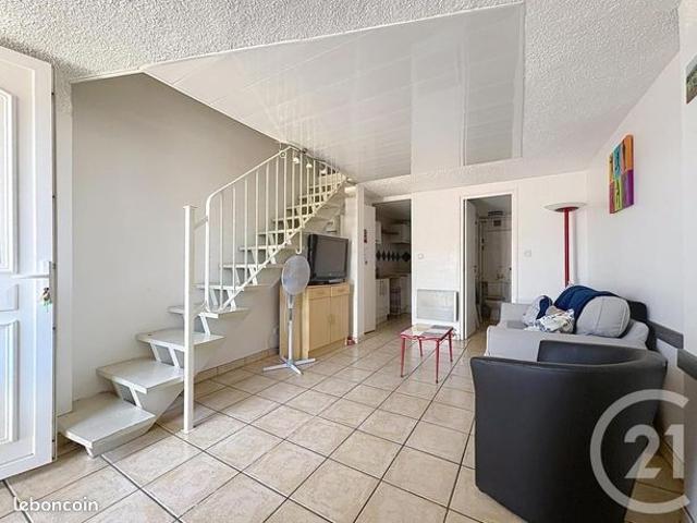 Appartement 21 pièces 319 m²
