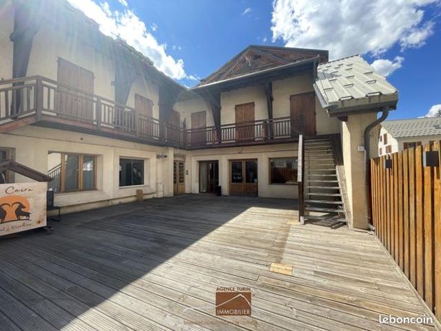 Appartement 21 pièces 526 m²