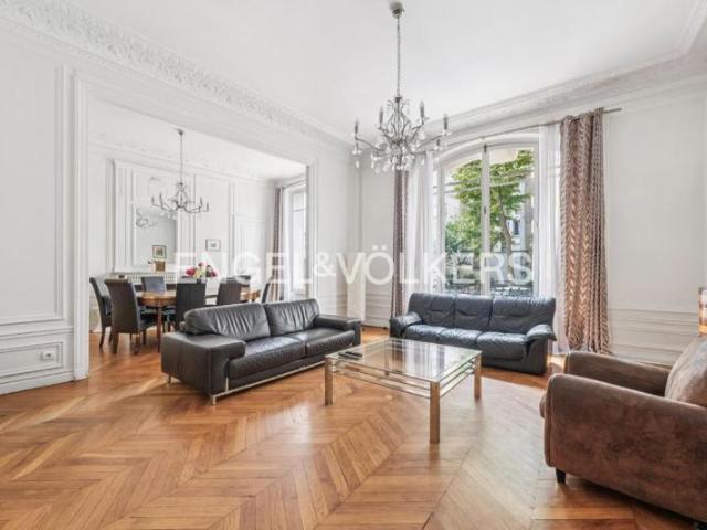 Appartement 222 m2 7 pièces