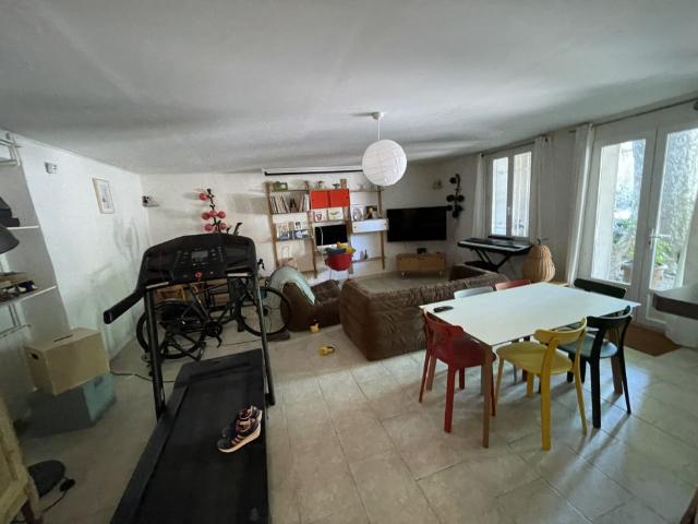 Appartement 244.06 m² 4 Pièces Nîmes 30000