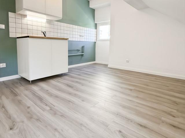 Appartement 25.56 m² Carrez 43.63 m² au sol à louer 785 € Centre Ville