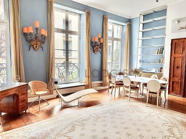 Appartement 2 chambres meublé avec ascenseur, cheminée et concierge Saint Paul Paris 4°
