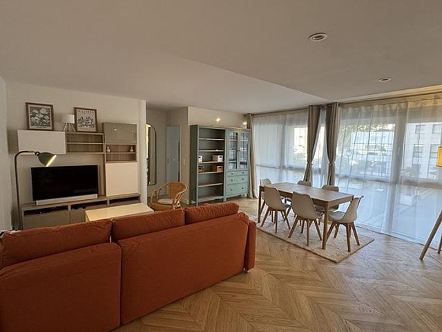 Appartement 2 chambres meublé avec ascenseur, concierge et cave Suresnes 92150