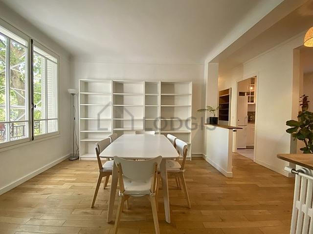 Appartement 2 chambres meublé avec ascenseur, concierge et local à vélos Buttes Chaumont Paris 19°