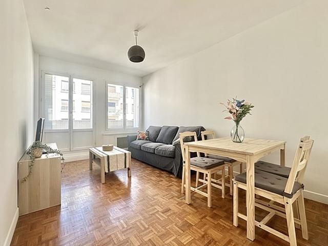 Appartement 2 chambres meublé avec ascenseur et cave Victor Hugo Paris 16°
