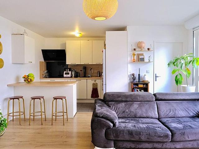 Appartement 2 chambres meublé avec ascenseur et place de parking en option Rosny Sous Bois 93110
