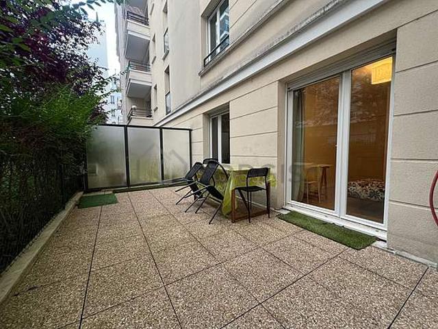 Appartement 2 chambres meublé avec terrasse et place de parking en option Clichy 92110