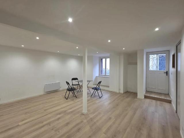 Appartement 2 chambres avec cave et terrasse privée