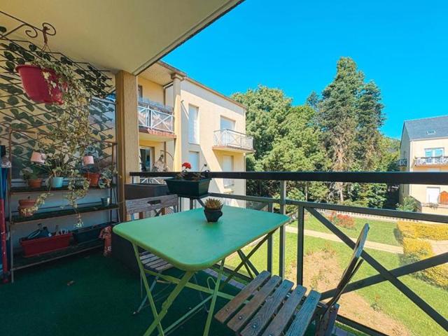 Appartement 2 chambres avec balcon et box Bord de Sèvres