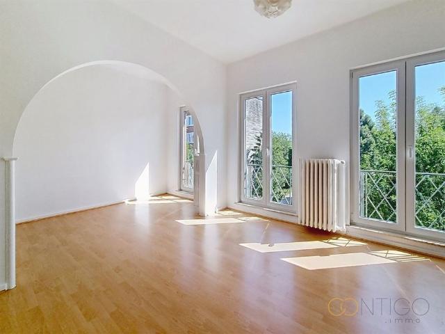 Appartement 2 chambres avec balcon, entièrement rénové