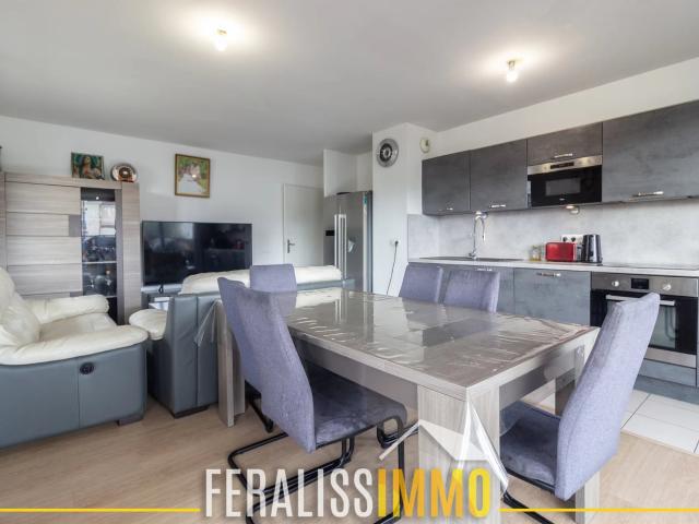 Appartement 2 chambres avec terrasse et parking sous sol !