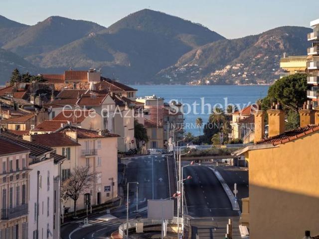 Appartement 2 chambres avec terrasses 89 m² et véranda à vendr