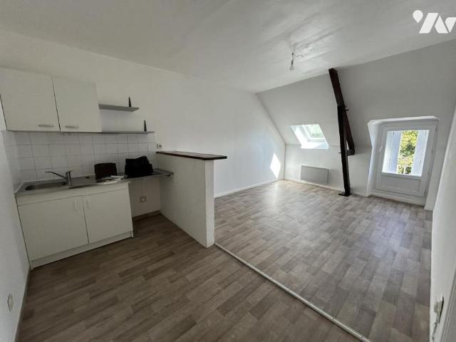 Appartement 2 chambres dans le bourg de BOURG DES COMPTES