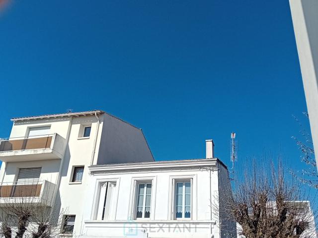 Appartement 2 chambres et grand garage centre ville de Royan