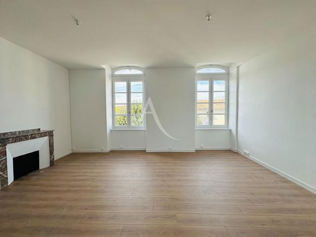 APPARTEMENT 2 CHAMBRES ENTIEREMENT RENOVE A BRAM
