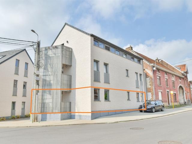 Appartement 2 chambres, terrasse et parking!